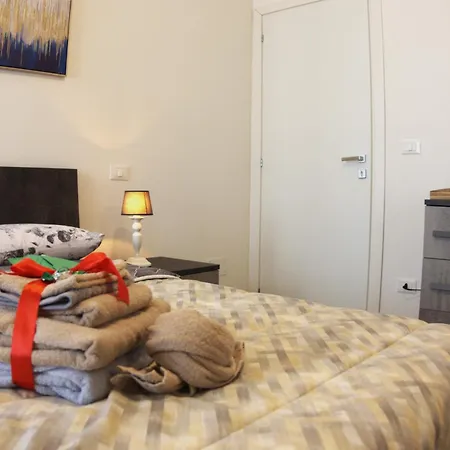 Dimora Del Sole - Civico 13 بيت ضيافة