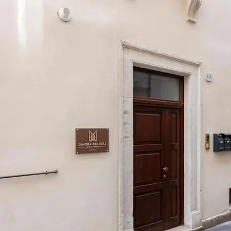 Dimora Del Sole - Civico 13 Guest house