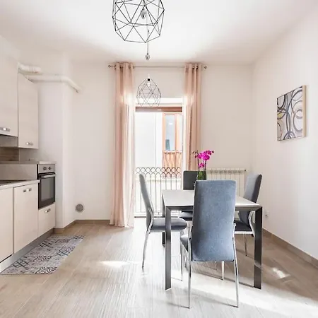 Dimora Del Sole - Civico 13 3* L'Aquila