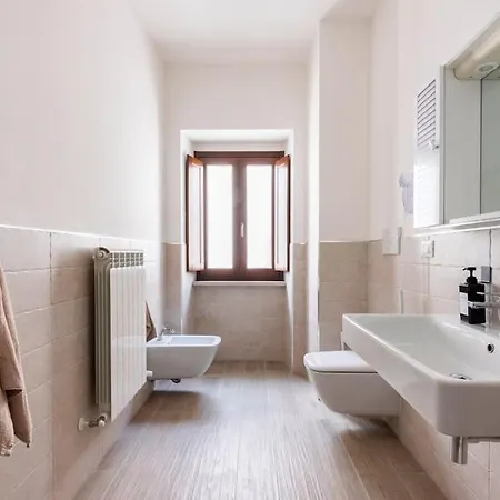 Dimora Del Sole - Civico 13 Guest house L'Aquila