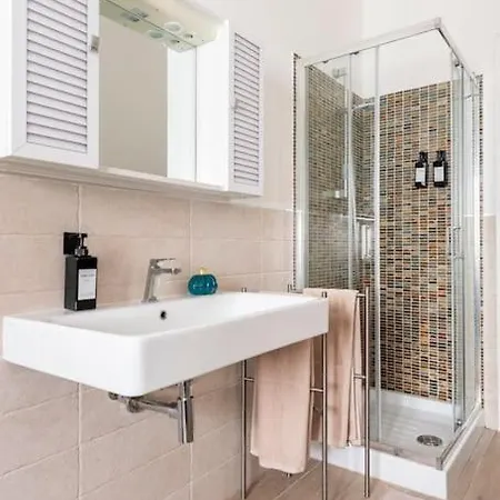 Guest house Dimora Del Sole - Civico 13 3*