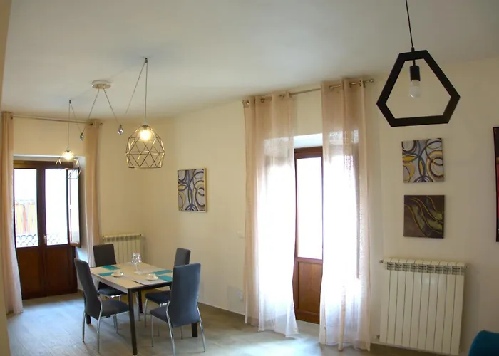 Gasthof Dimora Del Sole - Civico 13 LʼAquila