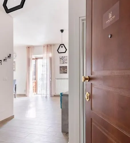 Dimora Del Sole - Civico 13 بيت ضيافة 3*