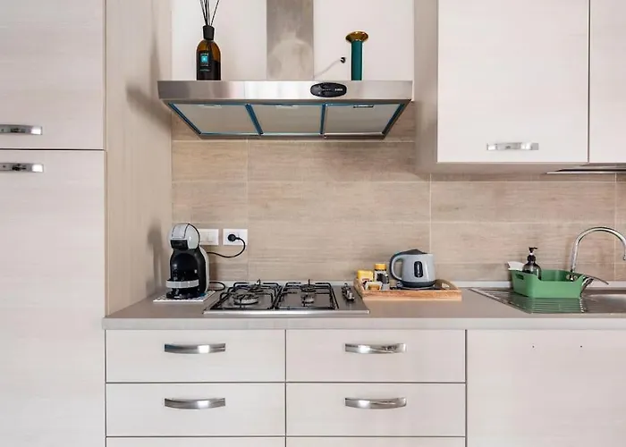 بيت ضيافة Dimora Del Sole - Civico 13 LʼAquila