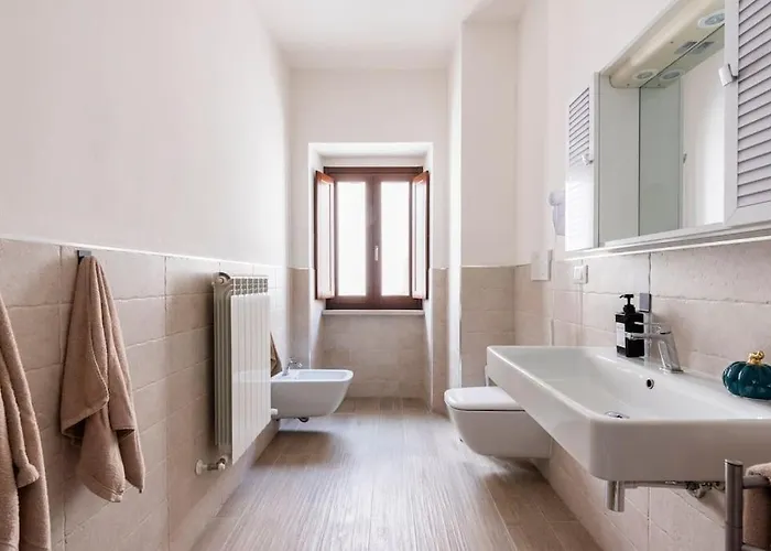 Dimora Del Sole - Civico 13 بيت ضيافة LʼAquila