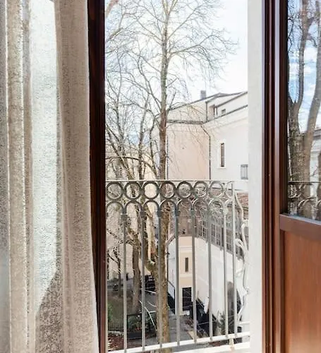 بيت ضيافة Dimora Del Sole - Civico 13 LʼAquila